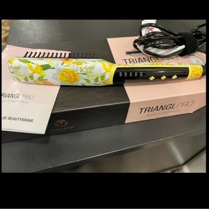 Calista TrianglPro Heated Detailer Brush, marigold design, new